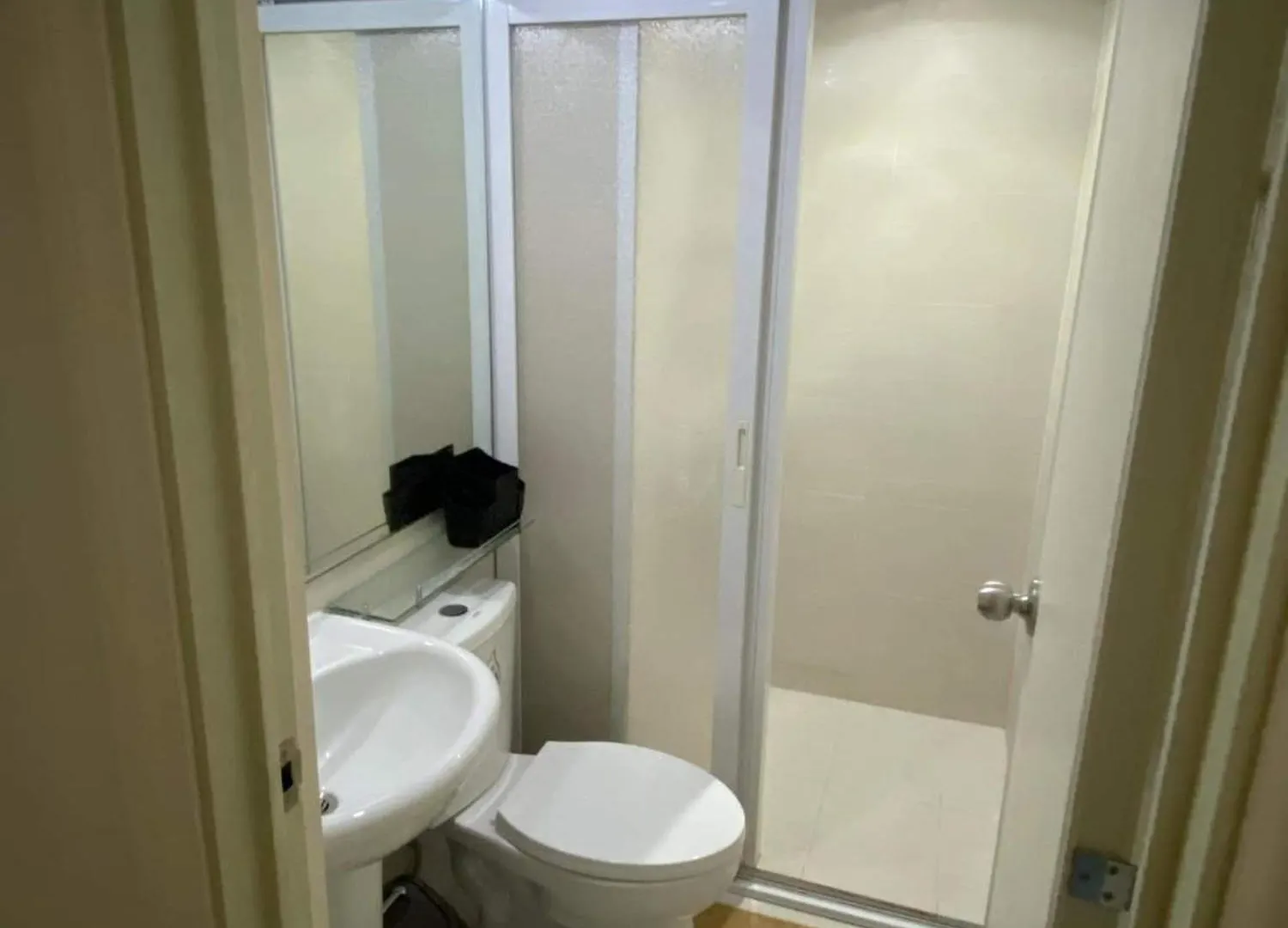 Aparthotel Azure Staycations By M&M'S Paranaque City