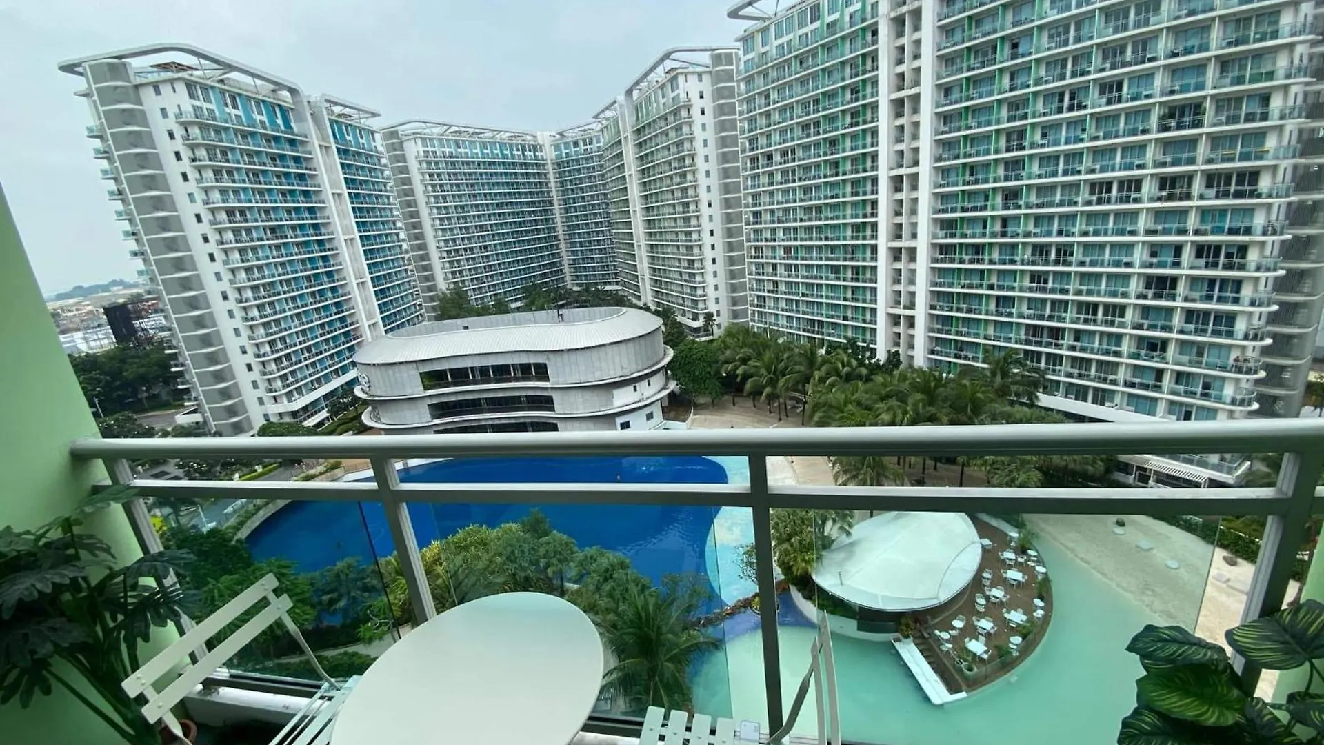 Aparthotel Azure Staycations By M&M'S Paranaque City Philippines