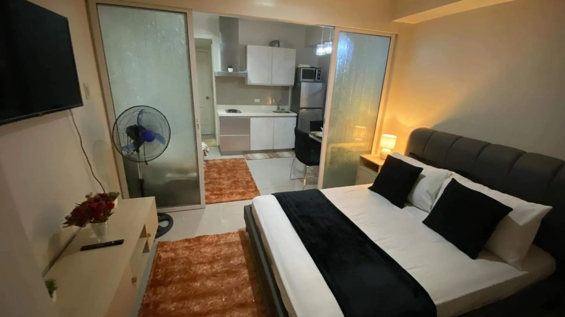 Azure Staycations By M&M'S Paranaque City