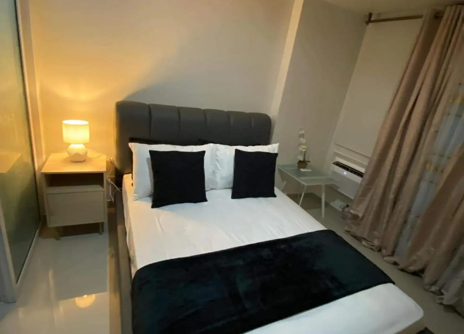 Azure Staycations By M&M'S Paranaque City Aparthotel
